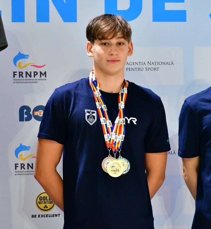 Ilustrație cu copii fericiți făcând sport într-un mediu prietenos